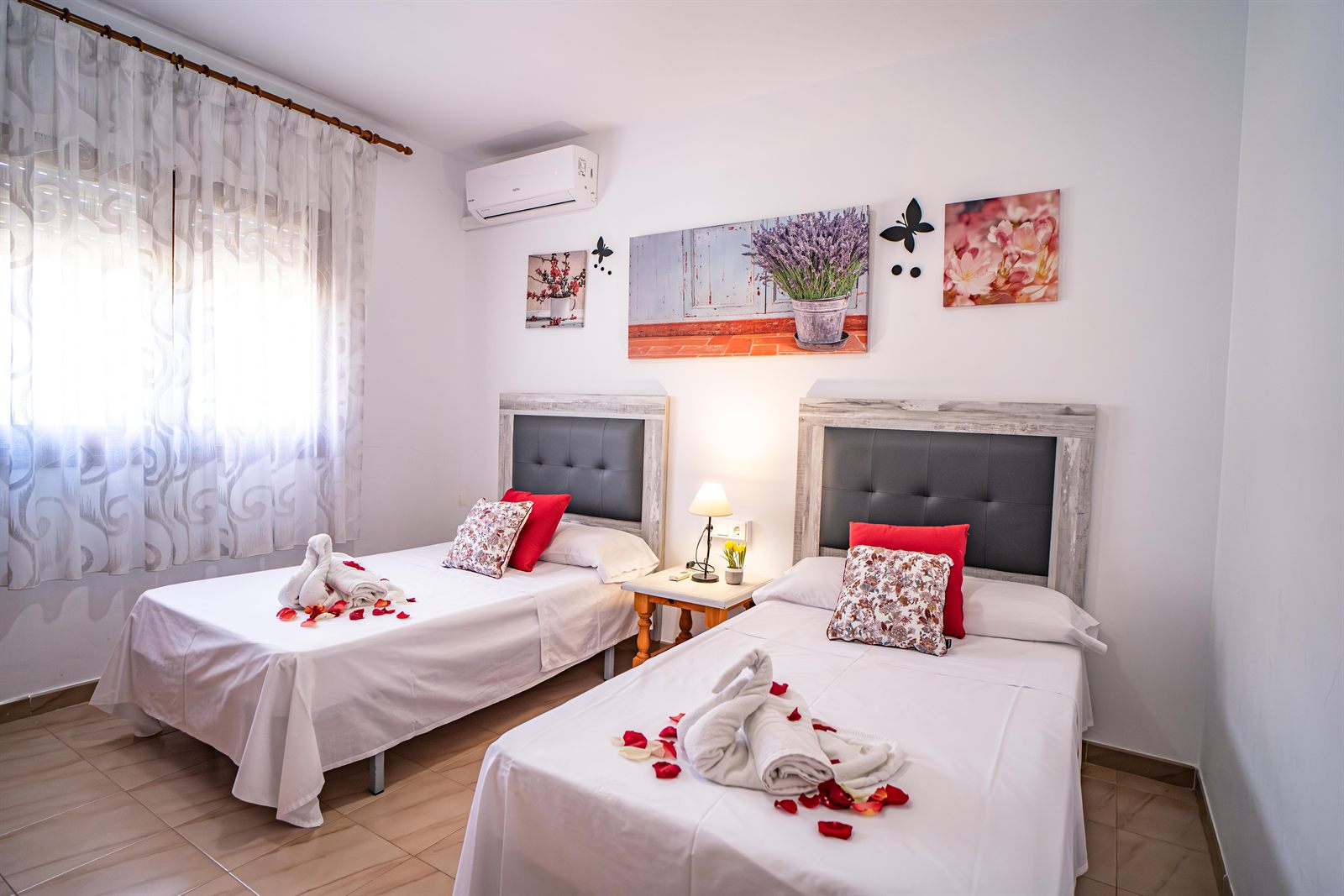 Dormitorio twin con aire acondicionado