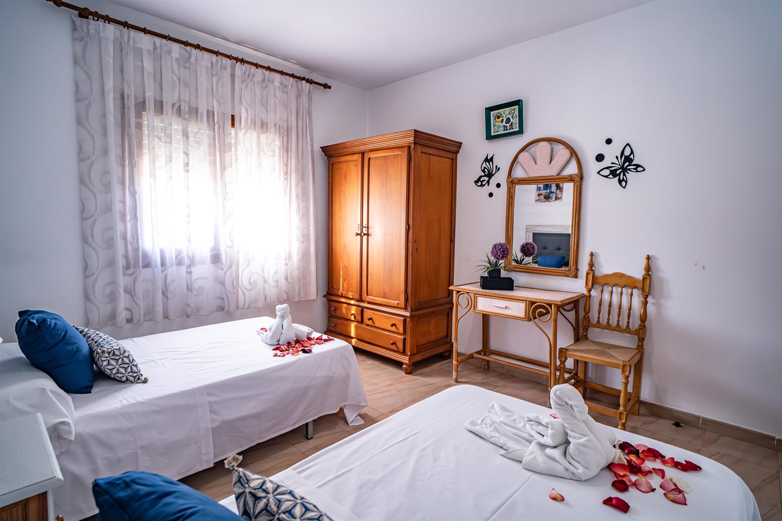 Dormitorio twin con tocador